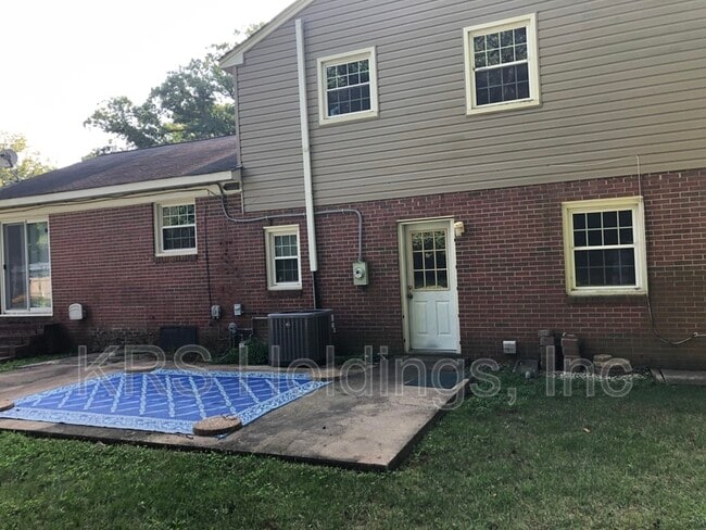 Building Photo - 311 Ronald Dr