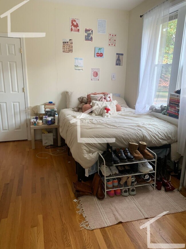 Foto del edificio - Charming 3 Bedroom-No Broker Fee