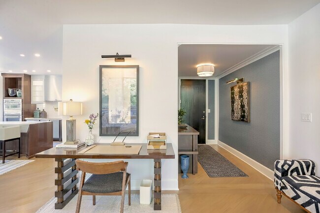 Foto del edificio - 2575 Peachtree Rd NE