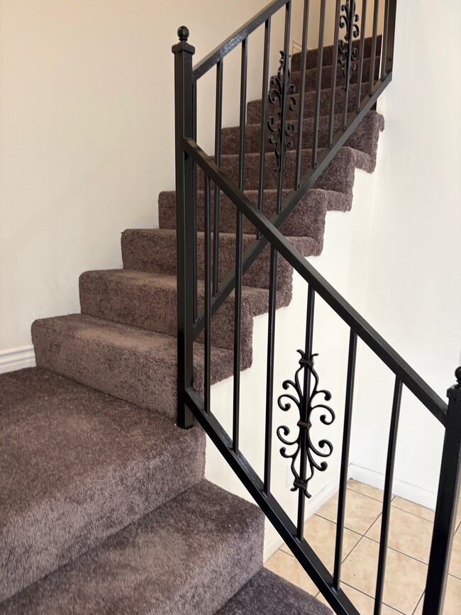 Stairs - 7327 Bakman Ave