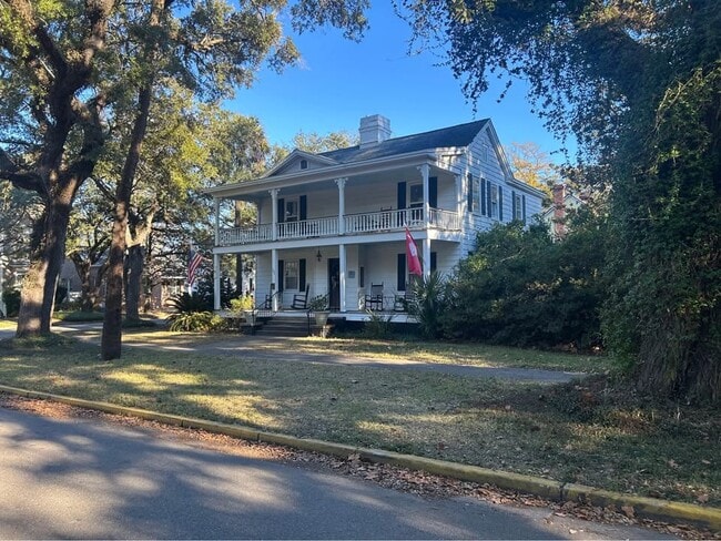 Building Photo - 332 Screven St