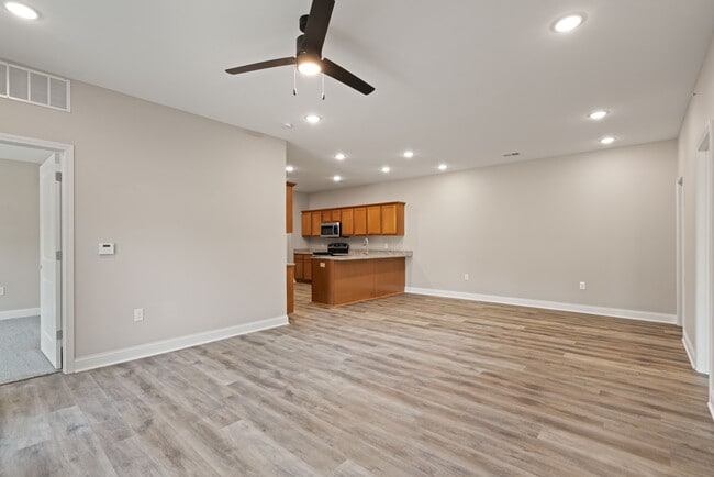 Building Photo - Adelyn Apartments