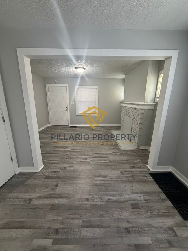 Building Photo - Beautiful 2 Bedroom and 1 Bathroom Near Mapleton-Fall Creek Area Available NOW!