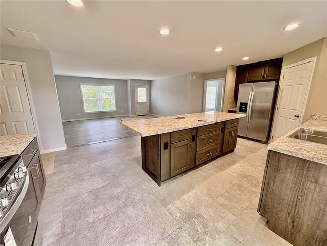 Building Photo - 2432 High Ave