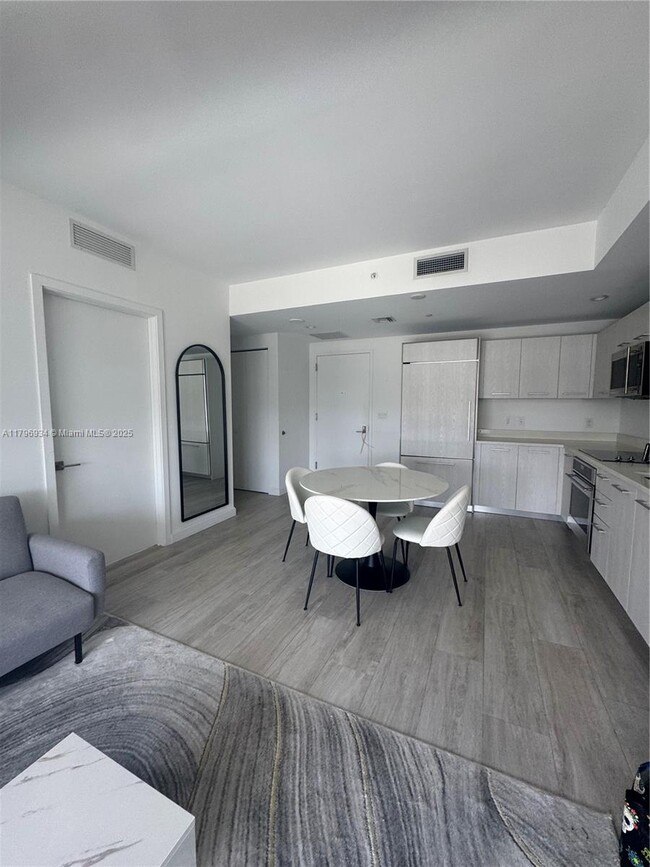 Foto del edificio - 55 SW 9th St