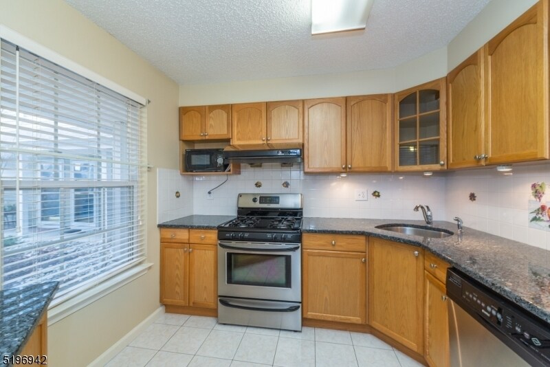 1352 Paddington Rd, Mahwah, NJ 07430 Room for Rent in Mahwah, NJ