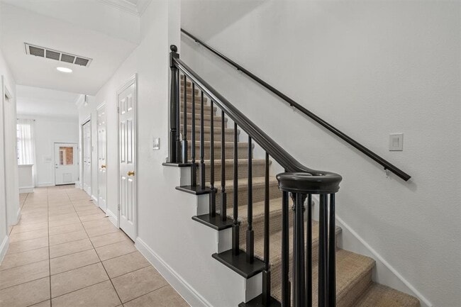 Building Photo - 506 W 33rd St