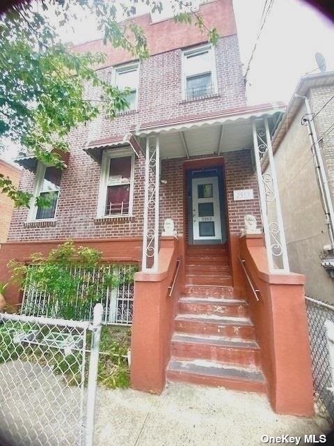 Foto principal - 2553 Williamsbridge Rd