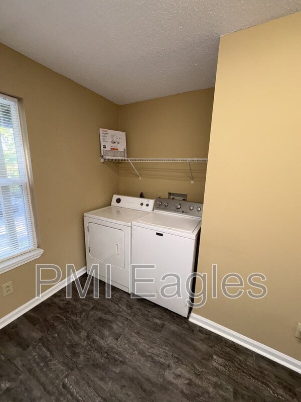 Building Photo - 3284 Tower Dr