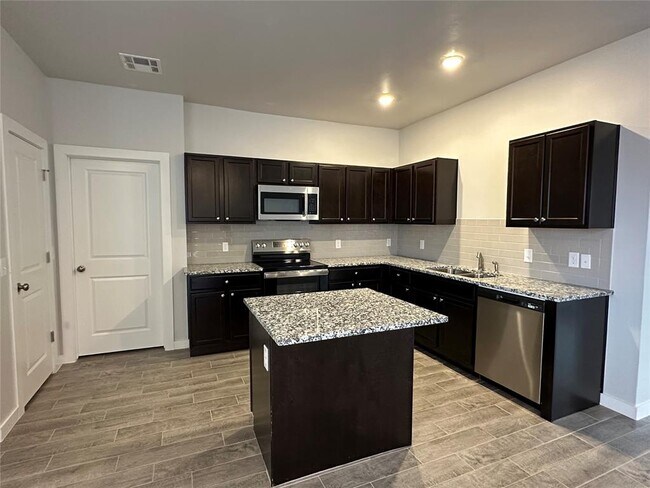 Foto del edificio - 17250 Lantana Loop