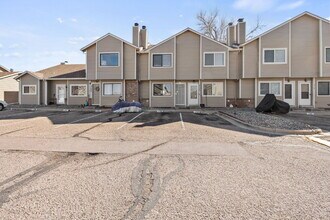 Building Photo - 4765 Live Oak Dr