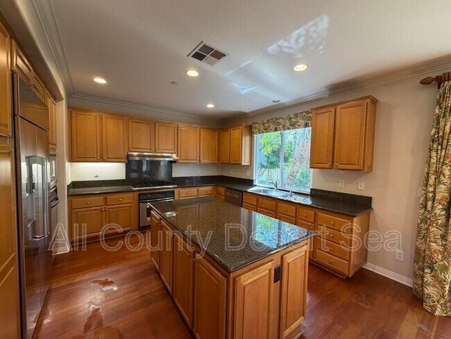 Foto del edificio - 16621 Maywood Ln