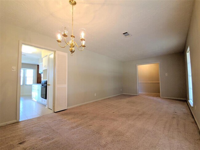 Building Photo - 3311 Lively Ln