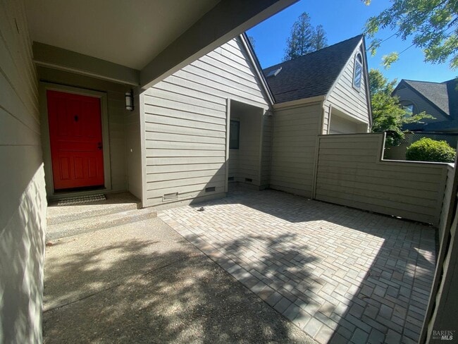 Building Photo - 1377 St James Dr