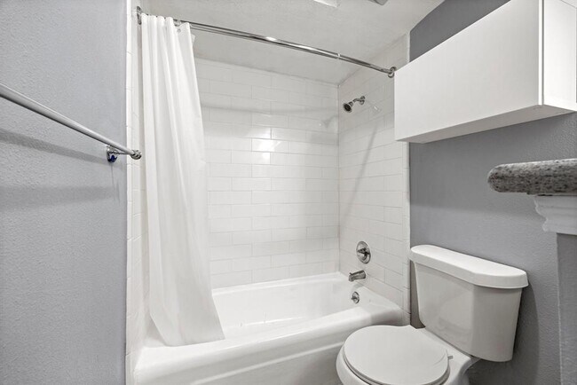 Foto del edificio - 815 Wax Myrtle Ln