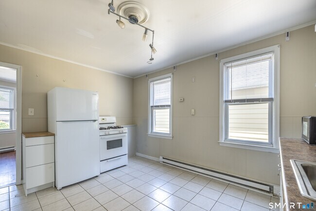 Foto del edificio - 793 Brewster St