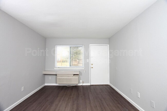 Building Photo - 1212 S Longfellow St