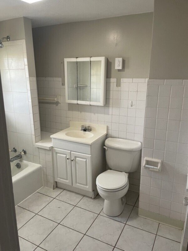 Building Photo - 310 Orchard Ave