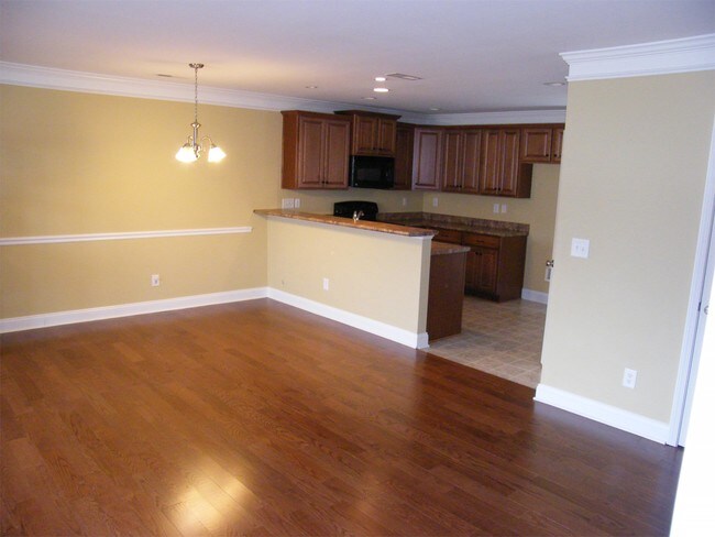 Building Photo - 1020 Granite Grove