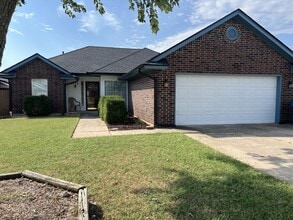 Building Photo - 9712 Grissom Dr