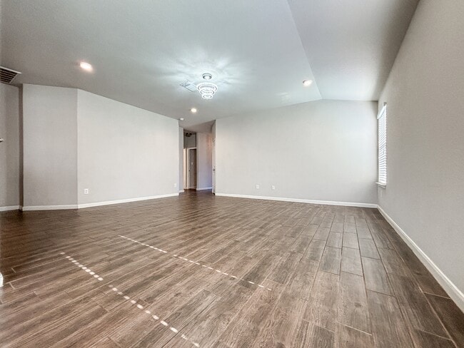 Building Photo - 2298 Clover Ridge