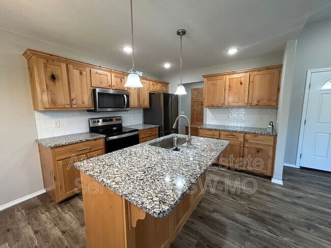 Foto del edificio - 231 W Canterbury Ln