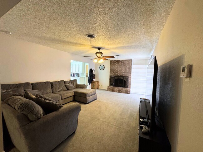 Building Photo - 4814 Big Bend Dr