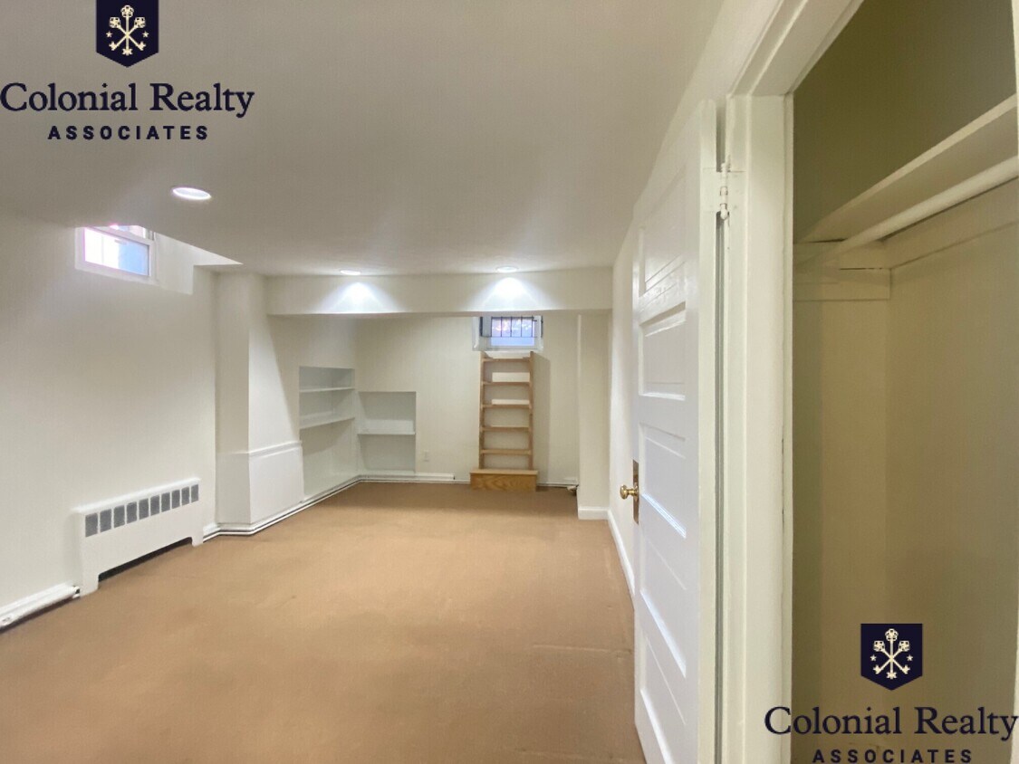Primary Photo - 302 Berkeley St