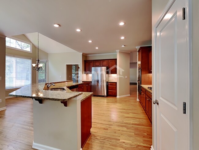 Building Photo - 302 Green Street