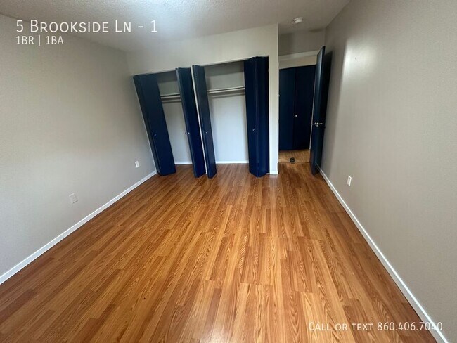 Foto del edificio - 5 Brookside Ln