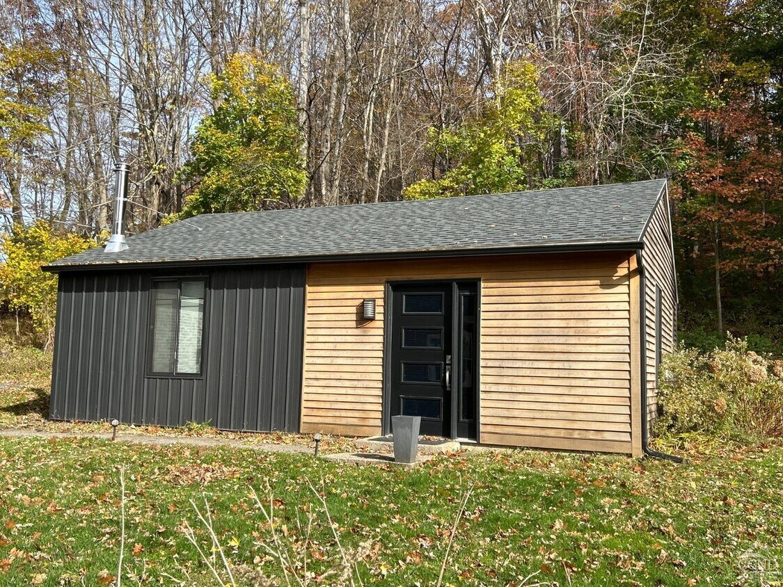 Primary Photo - 123 Sharon Rd