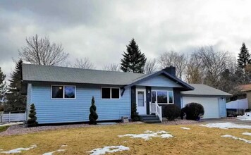 Building Photo - 1513 S Virginia Rd