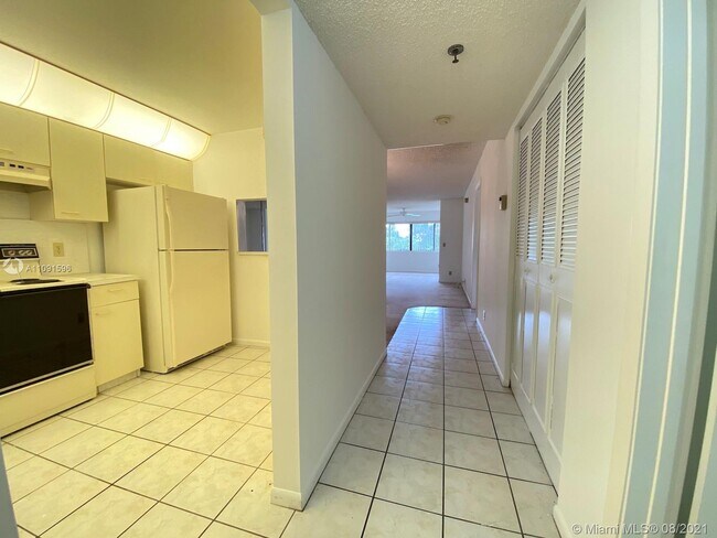 Building Photo - 4820 Lucerne Lakes Blvd W