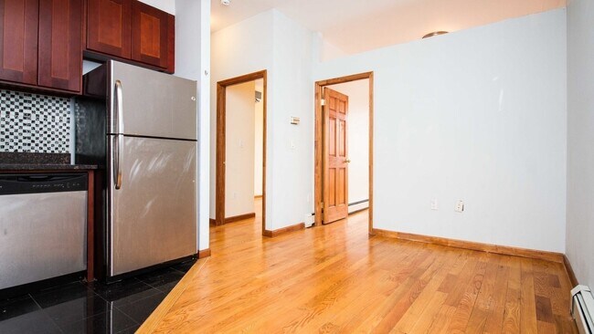 Foto del edificio - 176 Wilson Ave