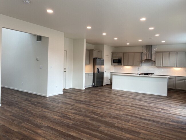 Foto del edificio - Exquisite 3 Bed 2.5 Bath Single Family Home
