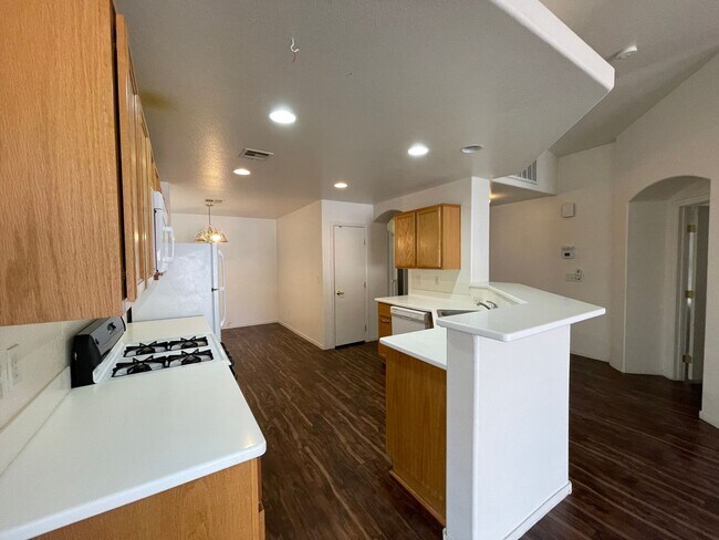 Foto del edificio - 5002 Drifting Pebble St