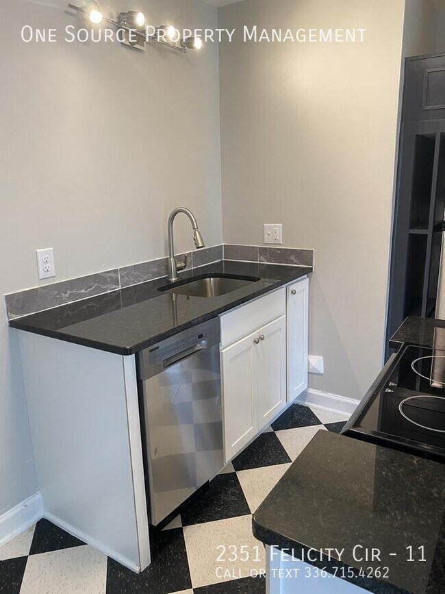 Foto del edificio - 2351 Felicity Cir