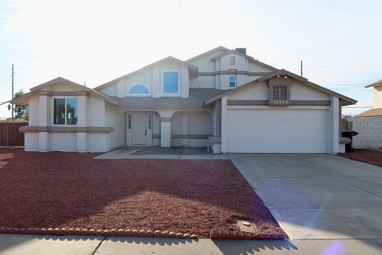 Spacious Updated 3 Bed/2 Bath in Excellent Peoria Location - Spacious Updated 3 Bed/2 Bath in Excellent Peoria Location