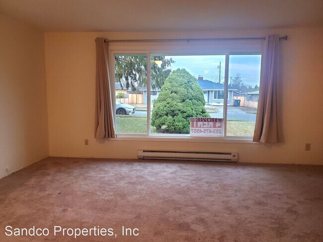 Foto del edificio - 3 br, 1 bath House - 230 E 61st Str