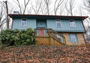 Building Photo - 15 White Street Extension