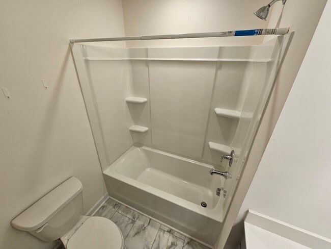 Building Photo - BeautifulTownhome in North Charlotte