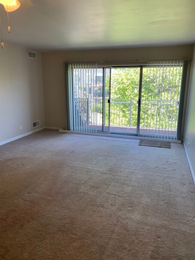 Foto del edificio - 5400 Carriageway Dr