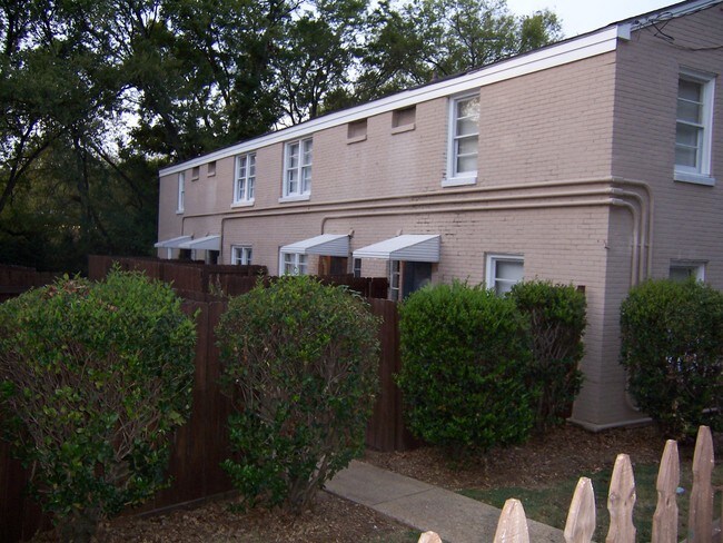 Building Photo - Wareingwoood Apartments
