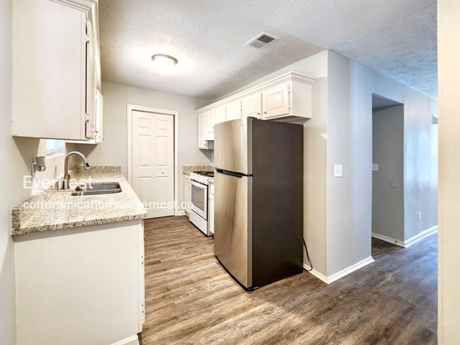 Building Photo - 901 Shiloh Ridge Run NW