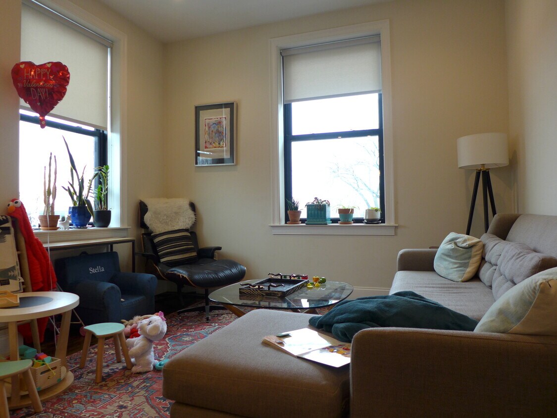 Primary Photo - 1900 Washington St