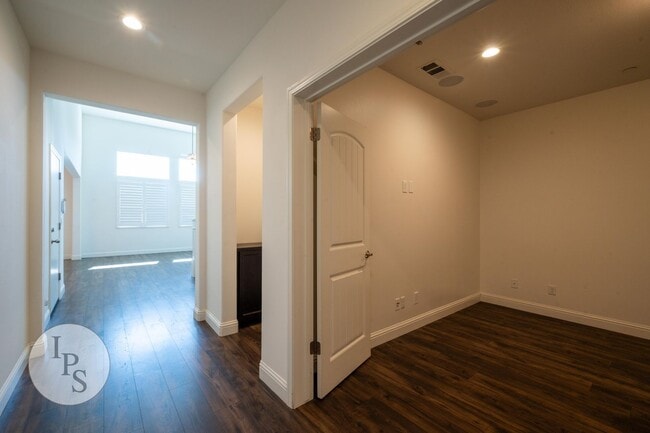 Building Photo - Fresno Westside Home, 4BR/3BA, Built 2019 ...