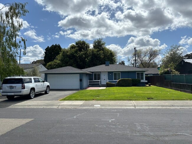 Building Photo - 1578 Heatherdale Ave
