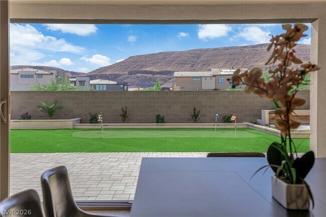 Foto del edificio - 10663 Stone Ledge Ave