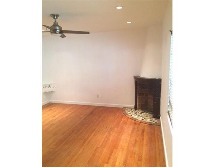 Primary Photo - 920 Euclid Ave