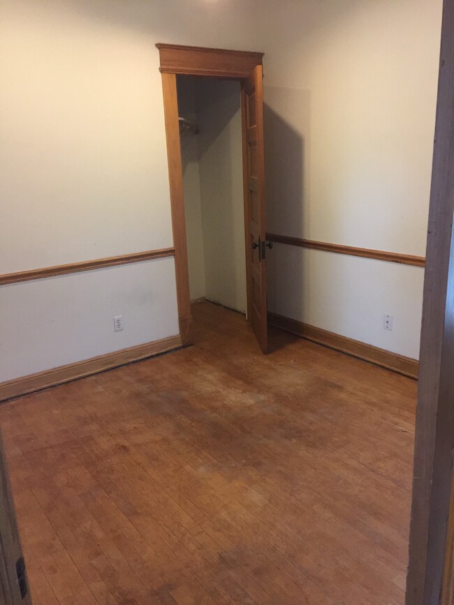 Foto del edificio - 2964 N Newhall St